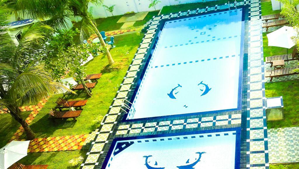Peacock Reach Hotel Tissamaharama Exterior photo