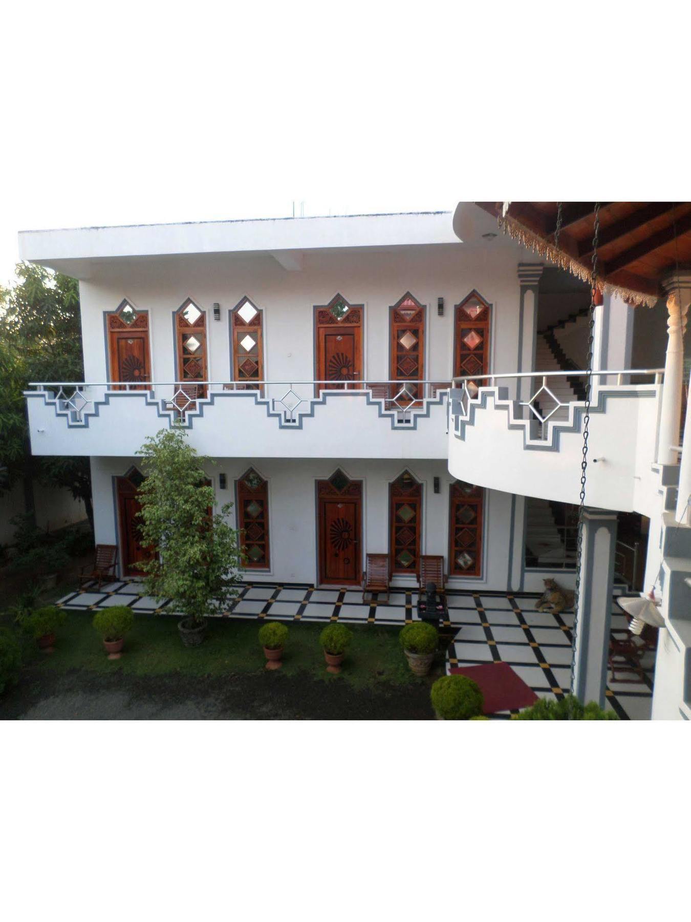Peacock Reach Hotel Tissamaharama Exterior photo