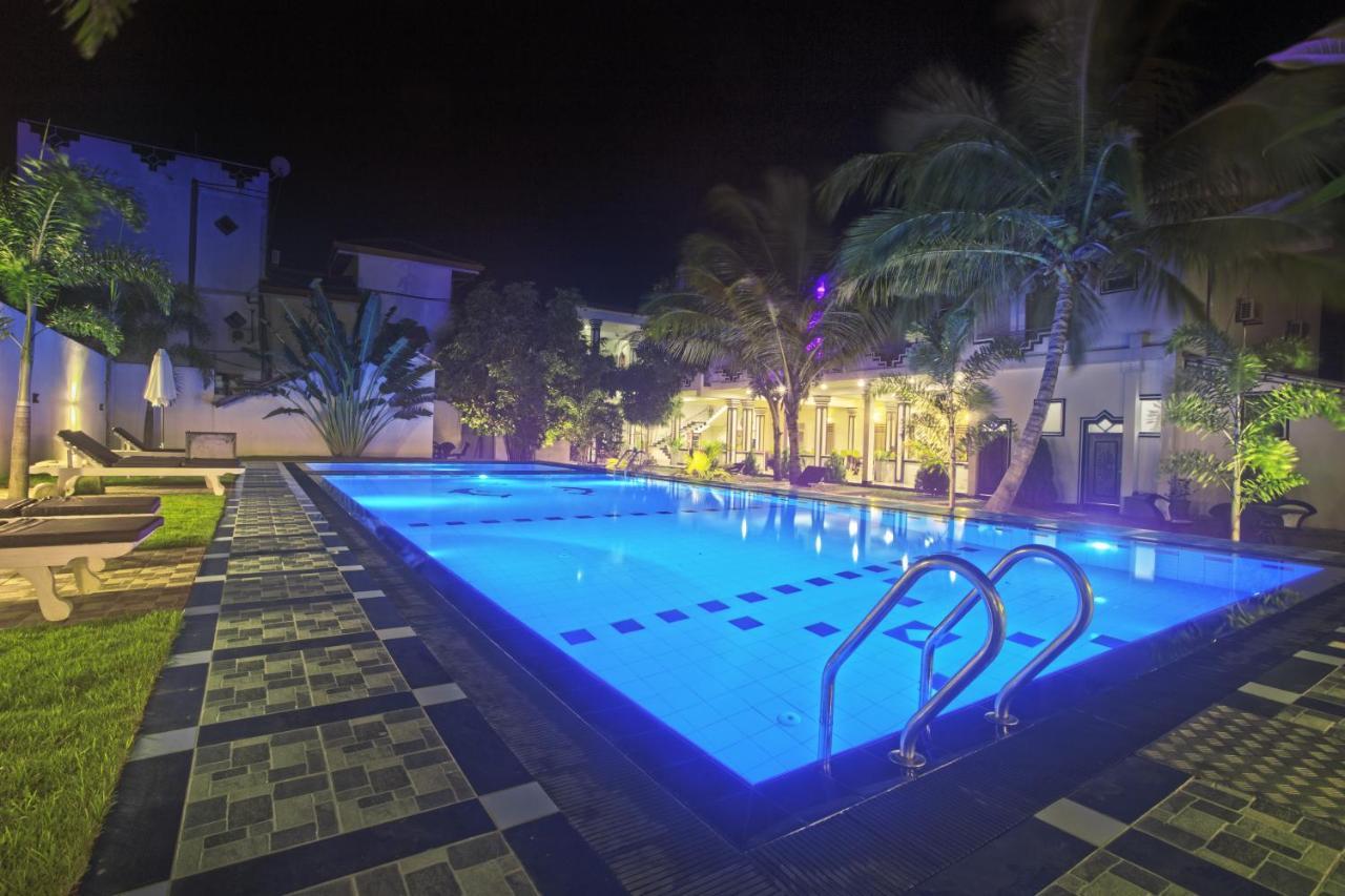 Peacock Reach Hotel Tissamaharama Exterior photo